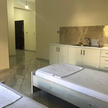 Surja'S Apartments Daire Saranda
