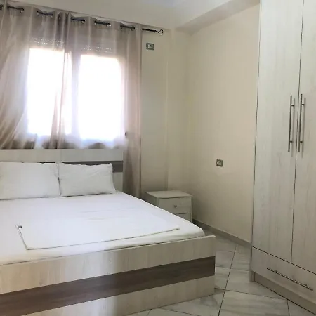 Surja'S Apartments Daire Saranda